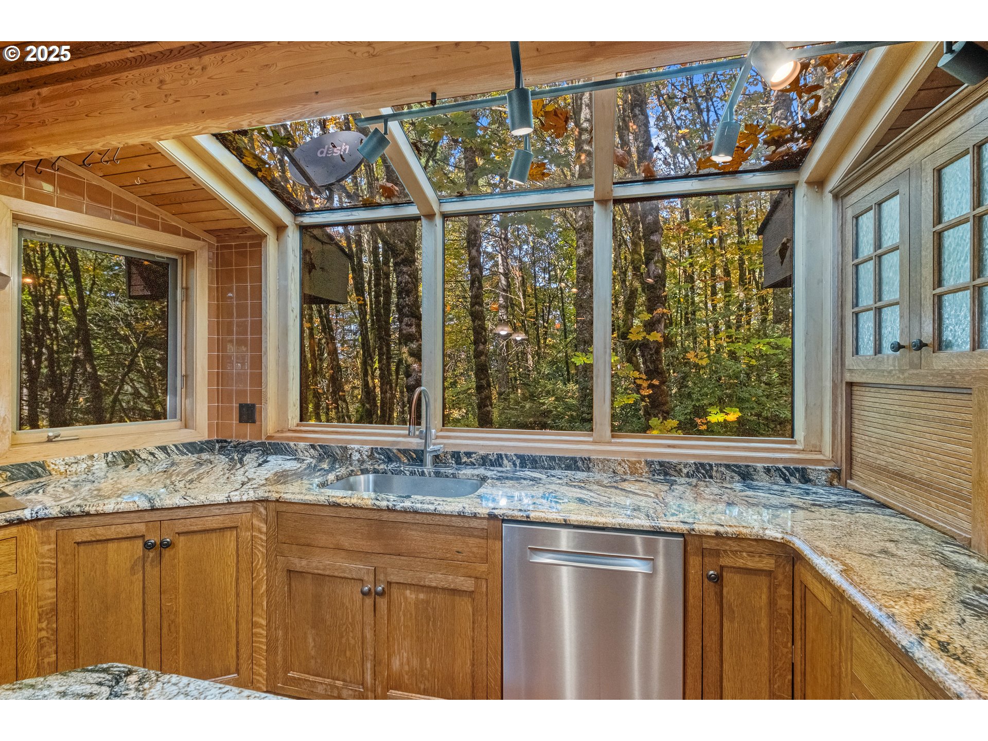 Salem, Oregon 97306, United States, 4 Bedrooms Bedrooms, ,4 BathroomsBathrooms,Residential,Active,237152