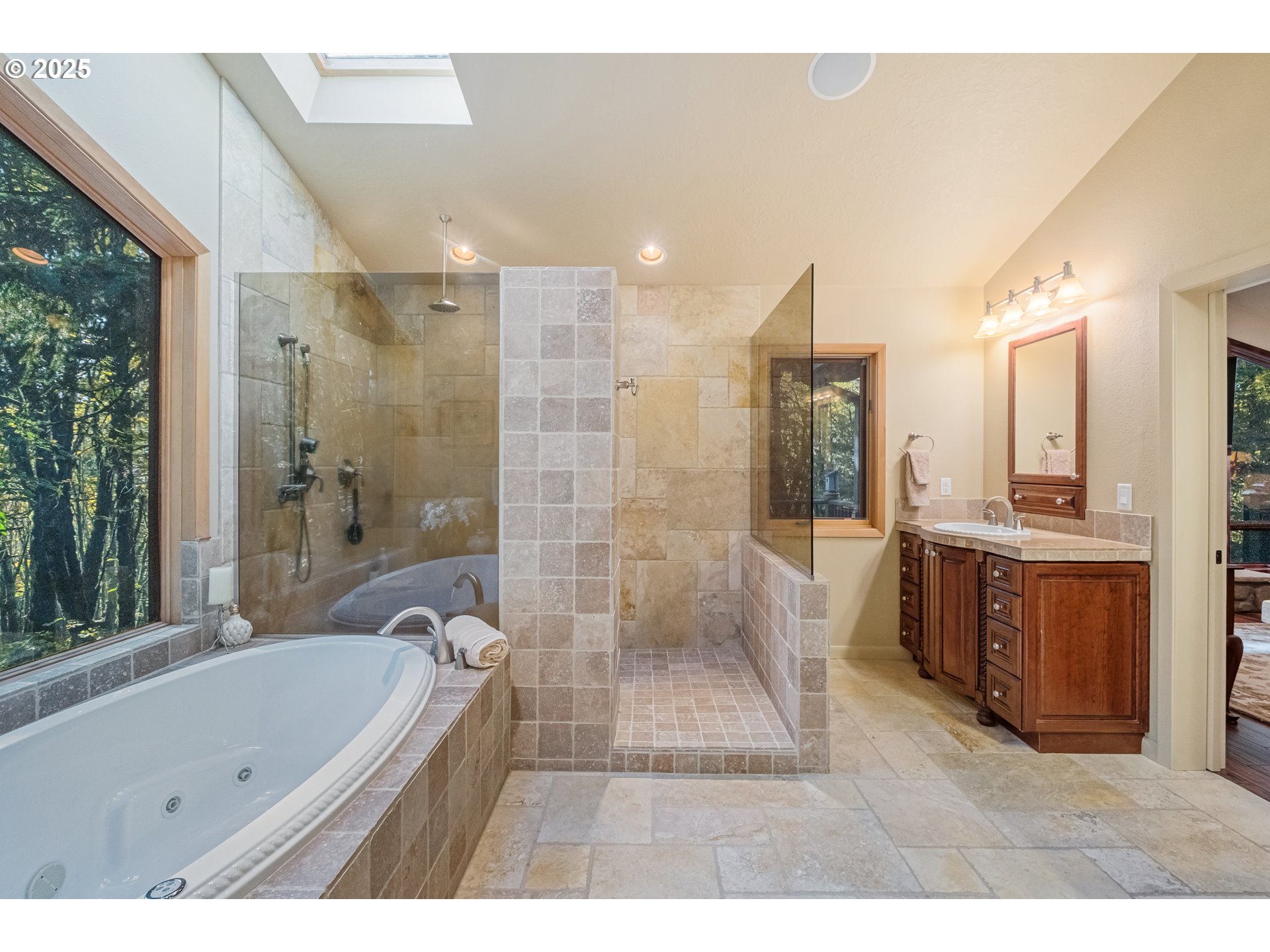 Salem, Oregon 97306, United States, 4 Bedrooms Bedrooms, ,4 BathroomsBathrooms,Residential,Active,237152