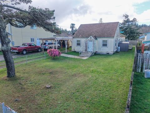 2518 PACIFIC AVE North Bend OR 97459