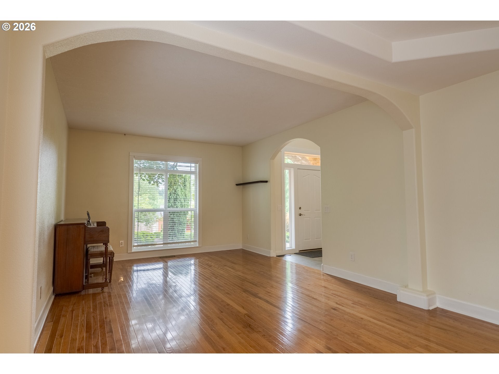 381 SILVER HILLS CIR SE