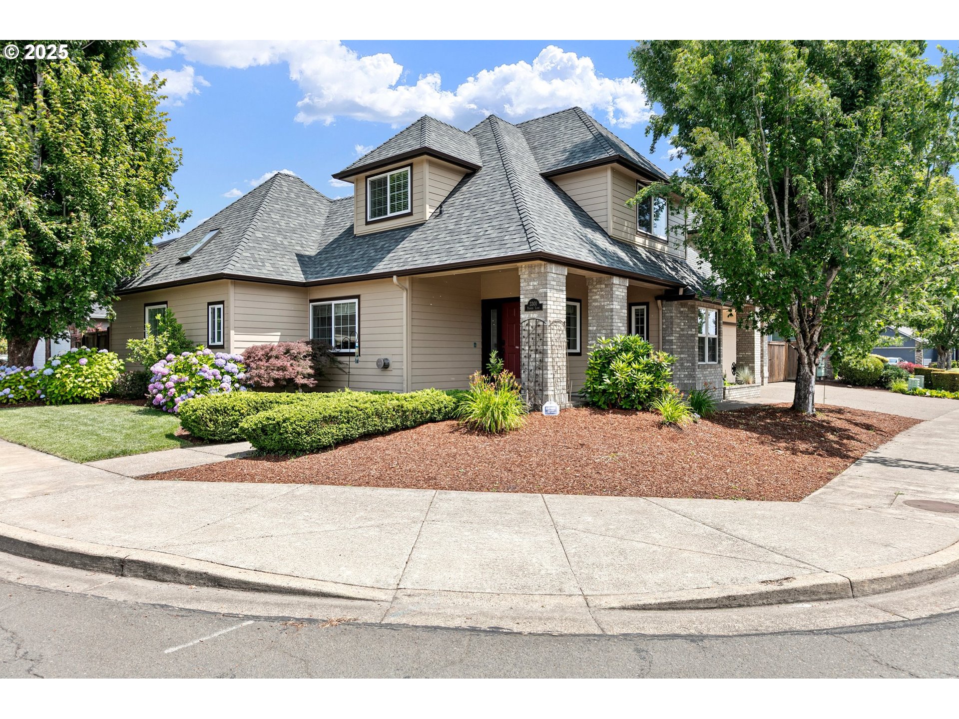 3301 PARKER LN