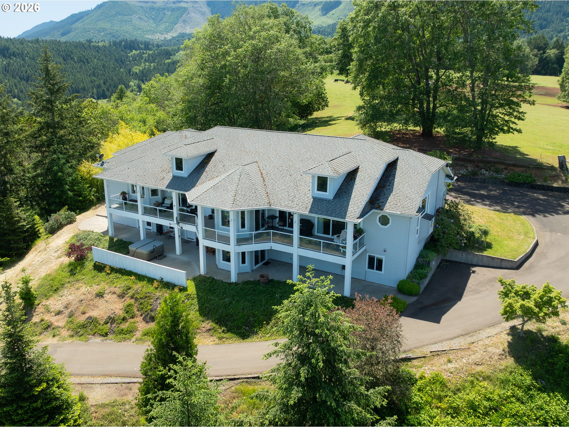 462 LILLIAN LN