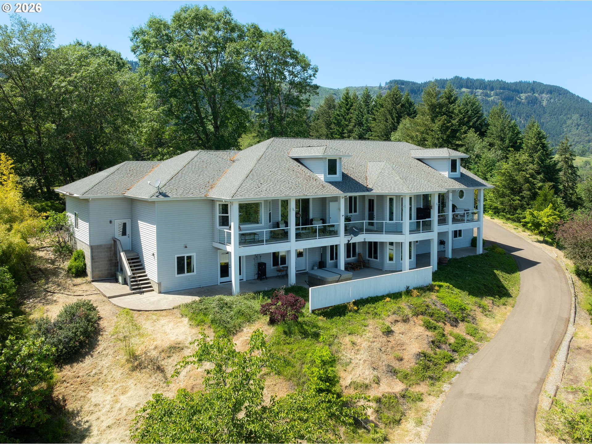 462 LILLIAN LN
