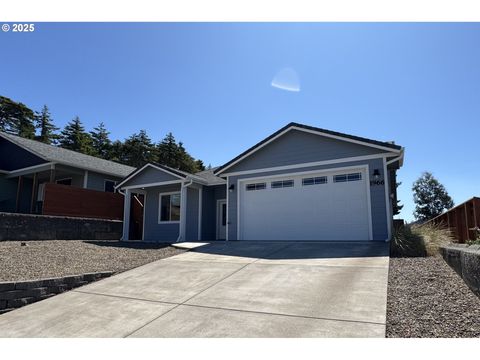 1966 34TH ST Florence OR 97439