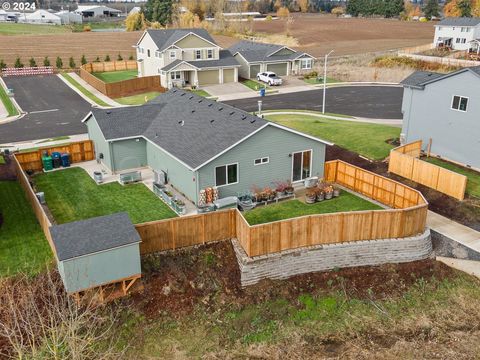 A home in Mt Angel