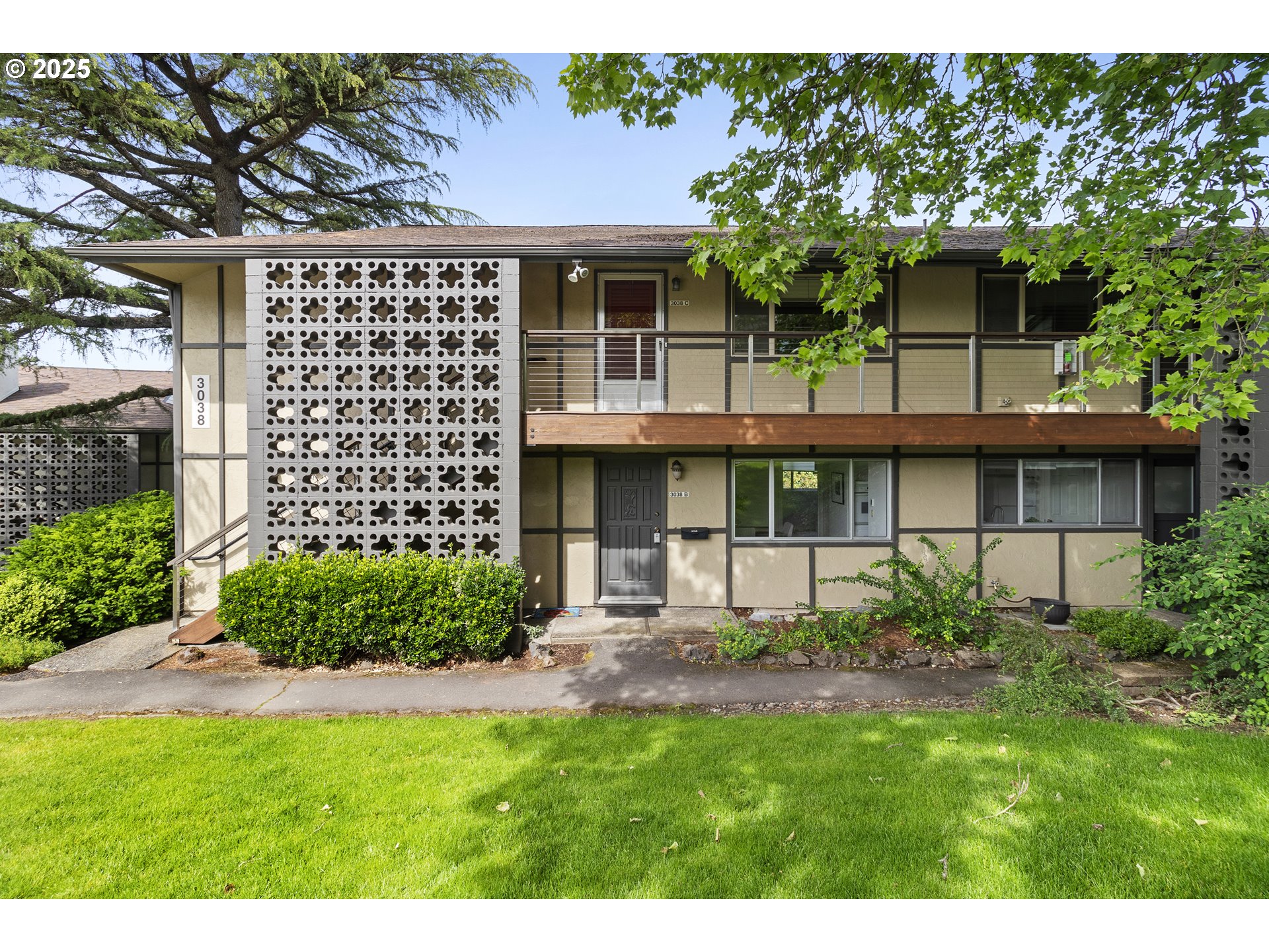 3038 SW FLORIDA CT B