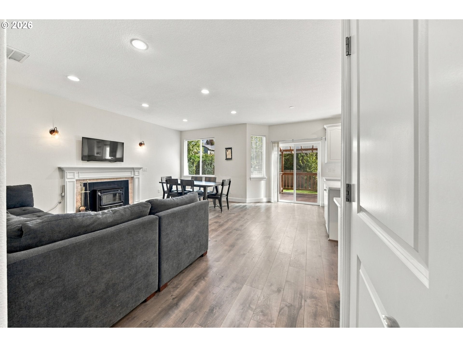 282 SE 28TH AVE