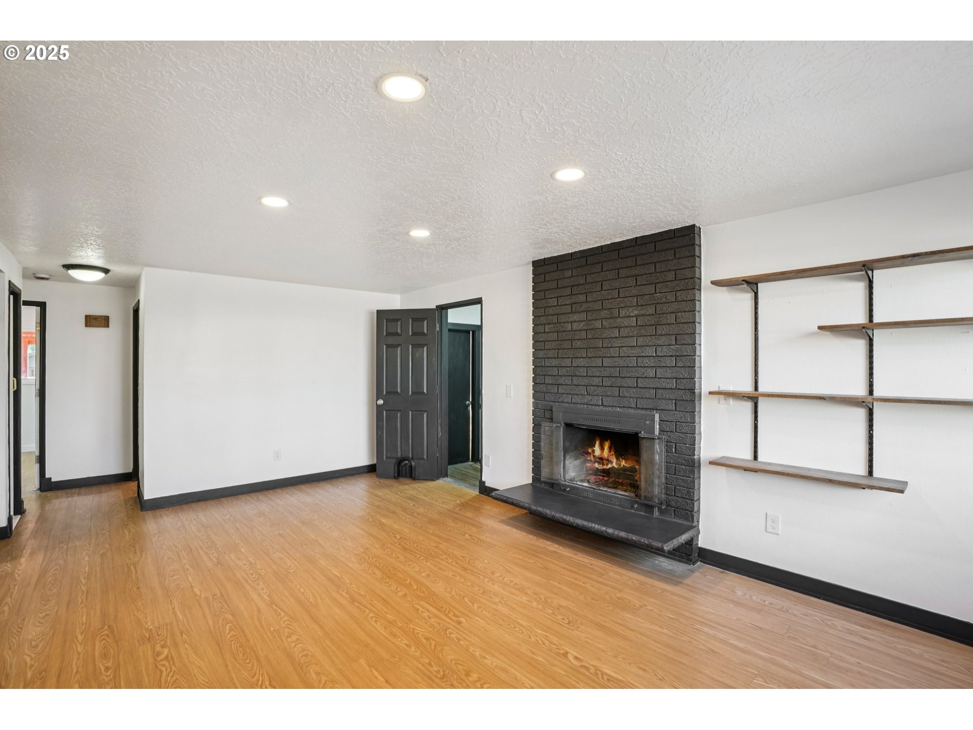 1019 LINN AVE