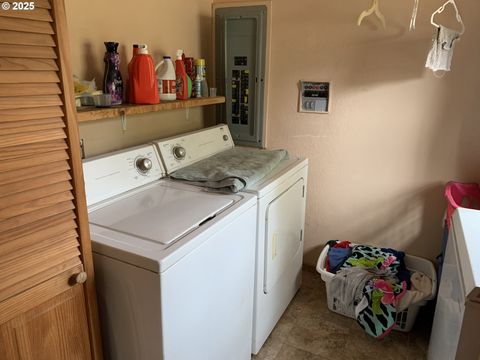 Tiny photo for 37881 Wheeler Rd, Dexter, OR 97431 (MLS # 542263273)