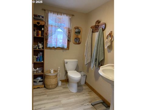 Tiny photo for 37881 Wheeler Rd, Dexter, OR 97431 (MLS # 542263273)