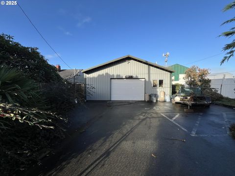 247 WHARF ST Brookings OR 97415