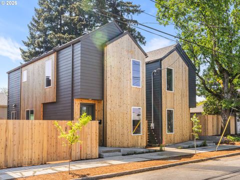 3864 NE Alberta CT Portland OR 97211