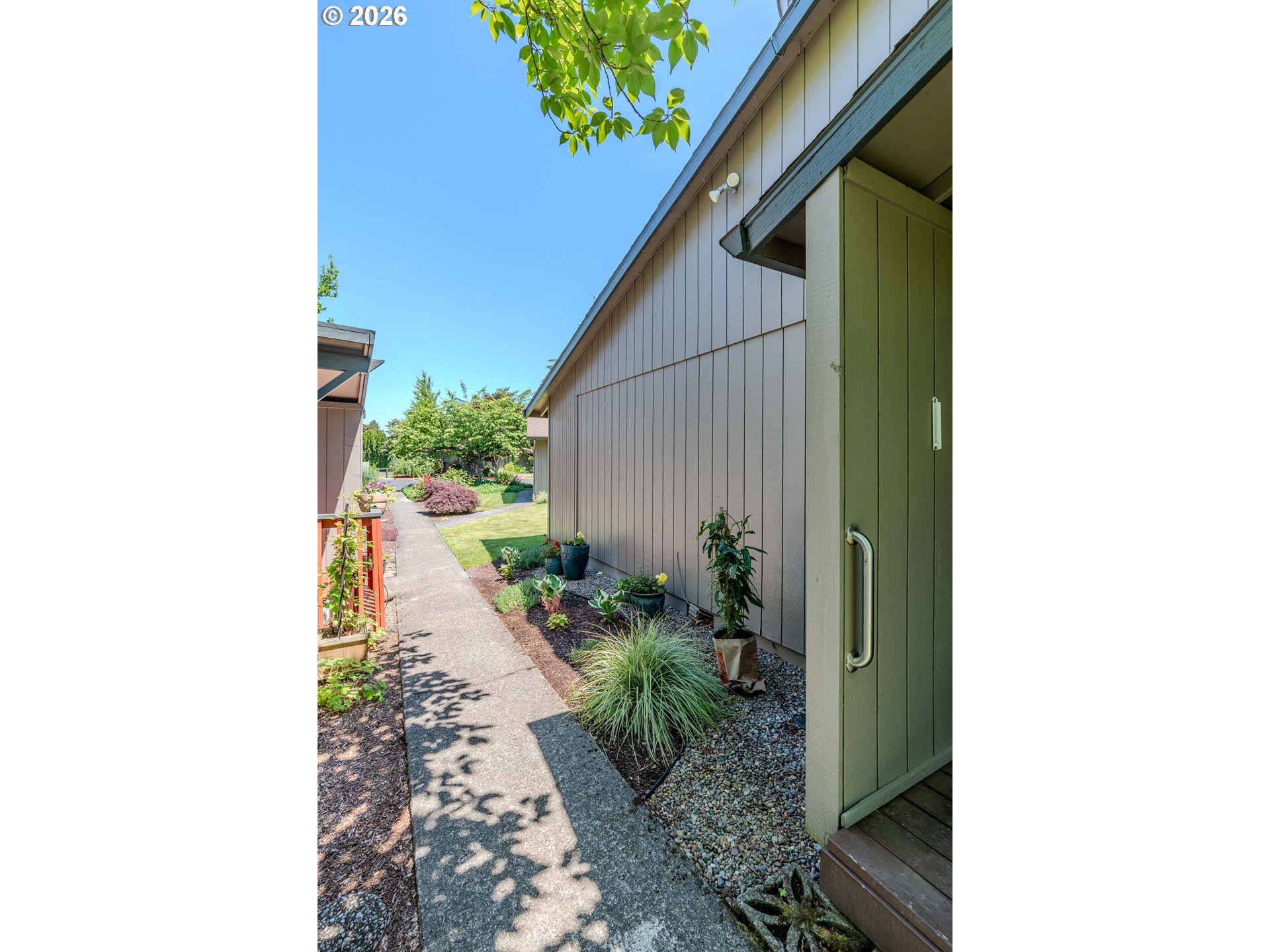 2905 NE 13TH ST