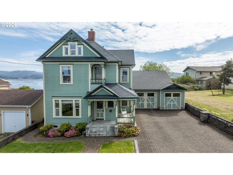 2139 MCPHERSON ST North Bend OR 97459