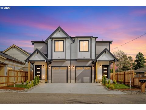 720/740 S 8TH AVE Cornelius OR 97113