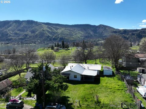 716 WASHINGTON ST Lyle WA 98635