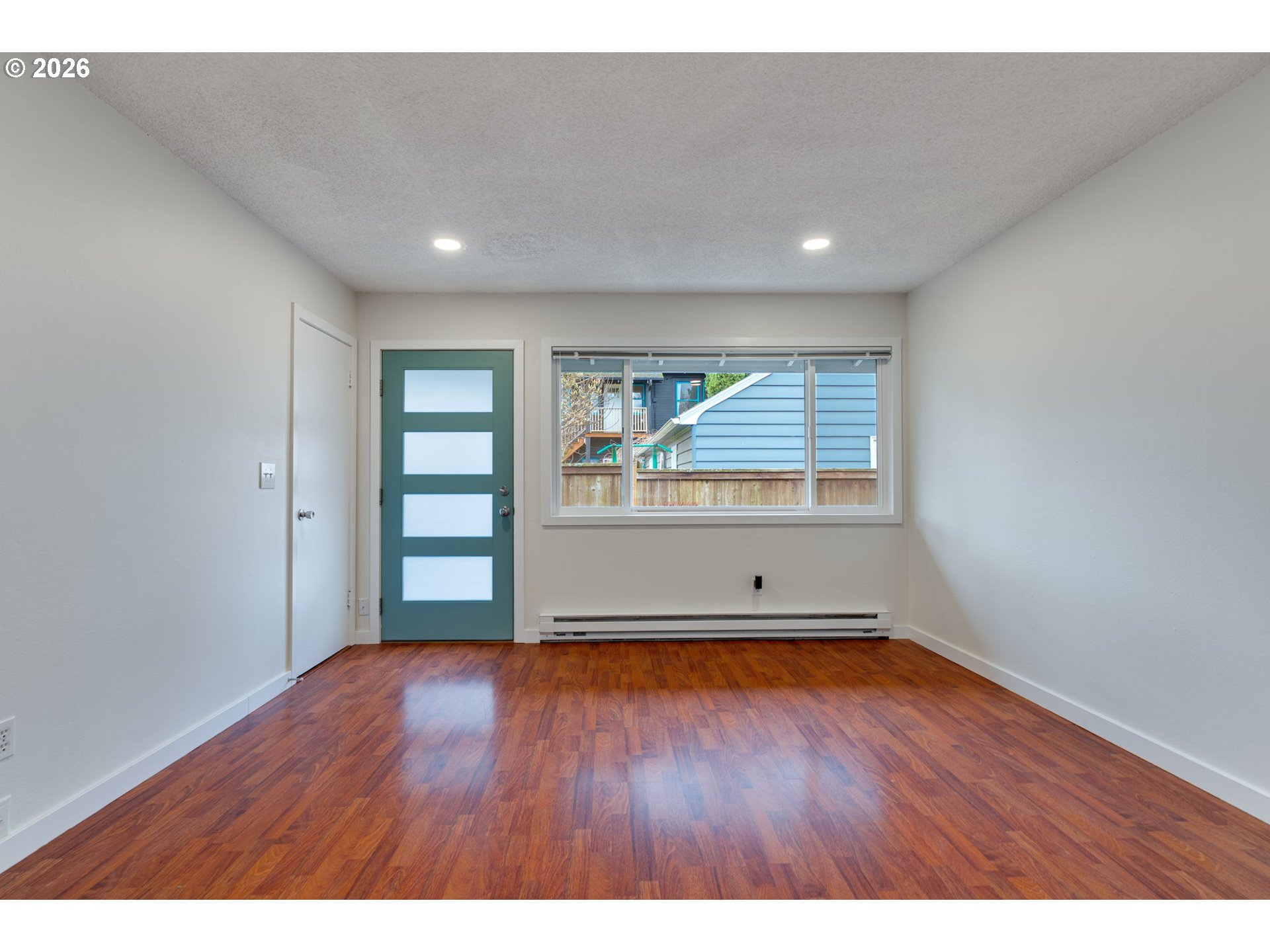 3954 N BORTHWICK AVE