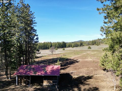 A home in Goldendale