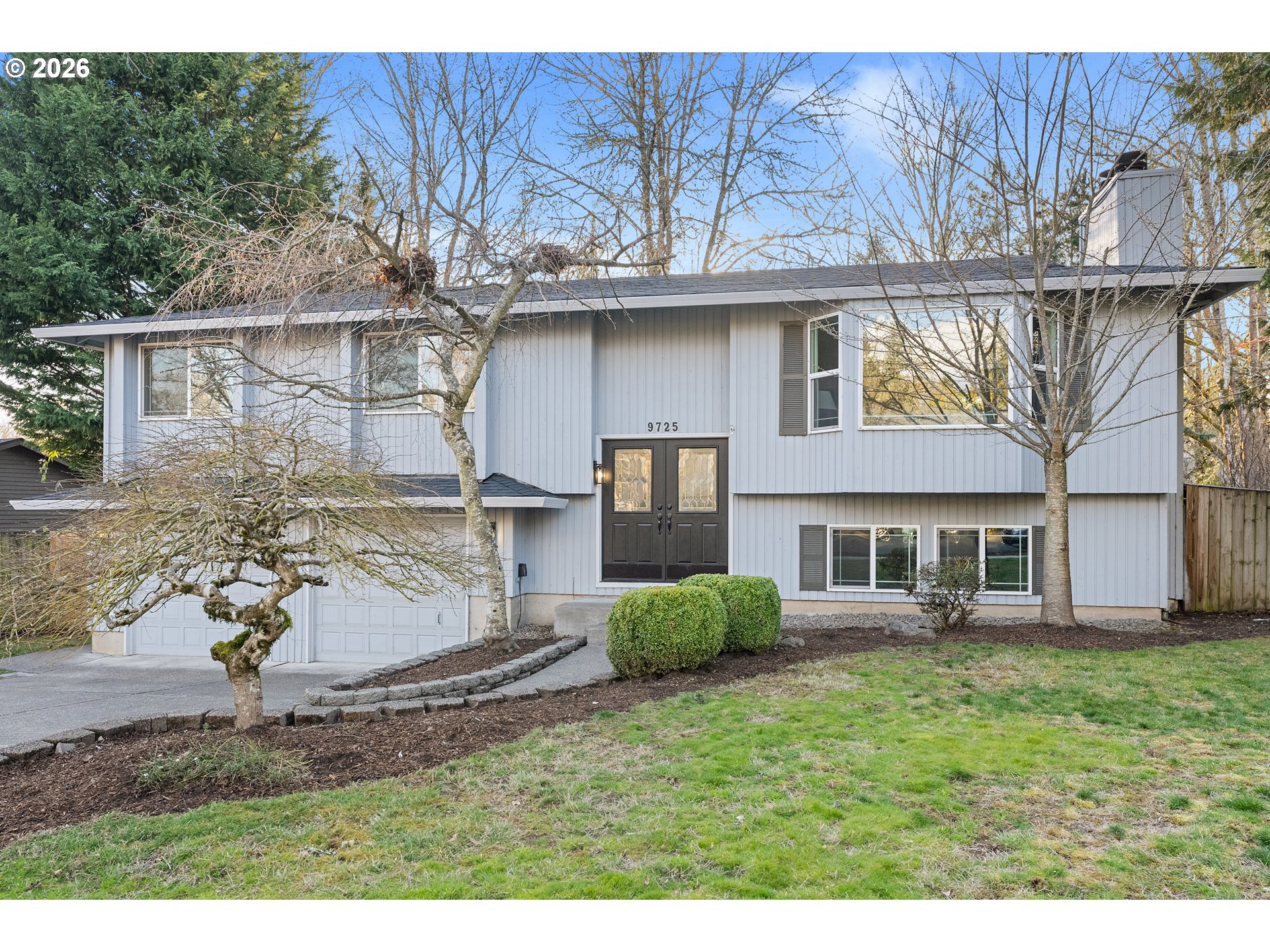 Photo 1 of 35 — 9725 SW New Forest DR, Beaverton, OR 97008