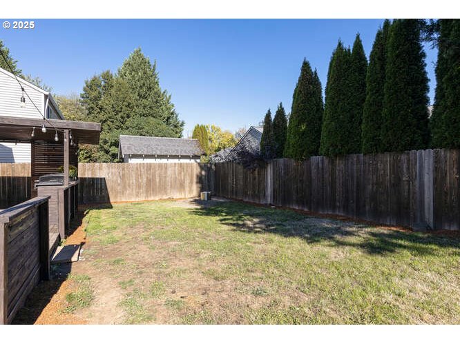 McMinnville, Oregon 97128, United States, 3 Bedrooms Bedrooms, ,3 BathroomsBathrooms,Residential,Active,223676