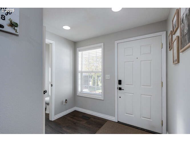 McMinnville, Oregon 97128, United States, 3 Bedrooms Bedrooms, ,3 BathroomsBathrooms,Residential,Active,223676