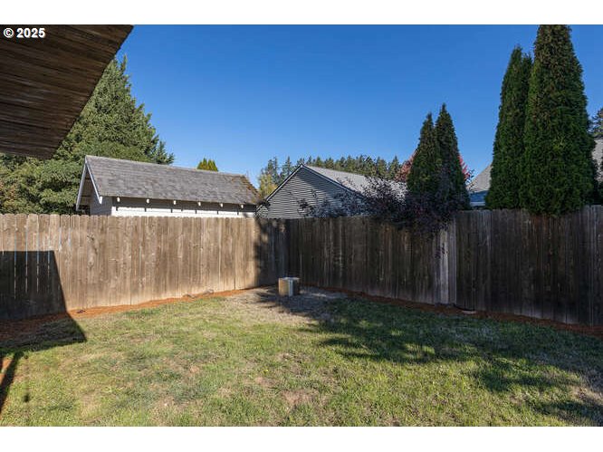 McMinnville, Oregon 97128, United States, 3 Bedrooms Bedrooms, ,3 BathroomsBathrooms,Residential,Active,223676