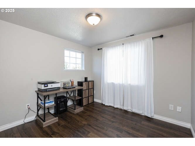 McMinnville, Oregon 97128, United States, 3 Bedrooms Bedrooms, ,3 BathroomsBathrooms,Residential,Active,223676