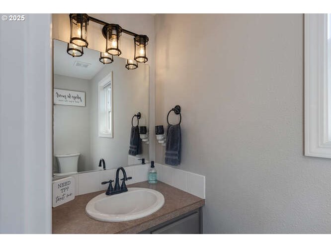 McMinnville, Oregon 97128, United States, 3 Bedrooms Bedrooms, ,3 BathroomsBathrooms,Residential,Active,223676