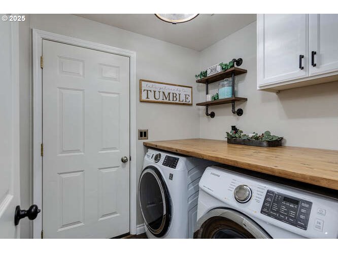 McMinnville, Oregon 97128, United States, 3 Bedrooms Bedrooms, ,3 BathroomsBathrooms,Residential,Active,223676