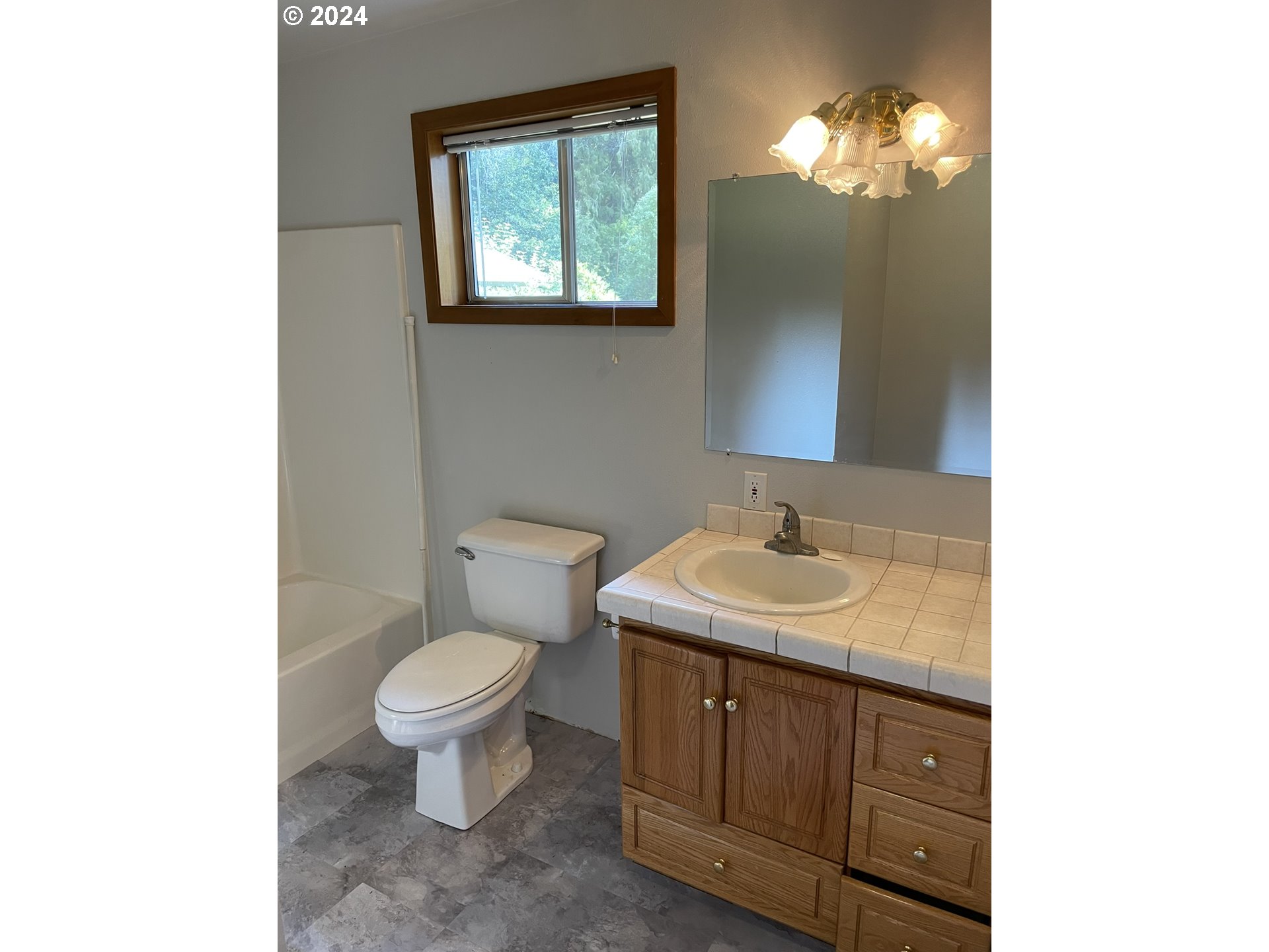 Mapleton, Oregon 97453, United States, 3 Bedrooms Bedrooms, ,2 BathroomsBathrooms,Residential,Pending,123802