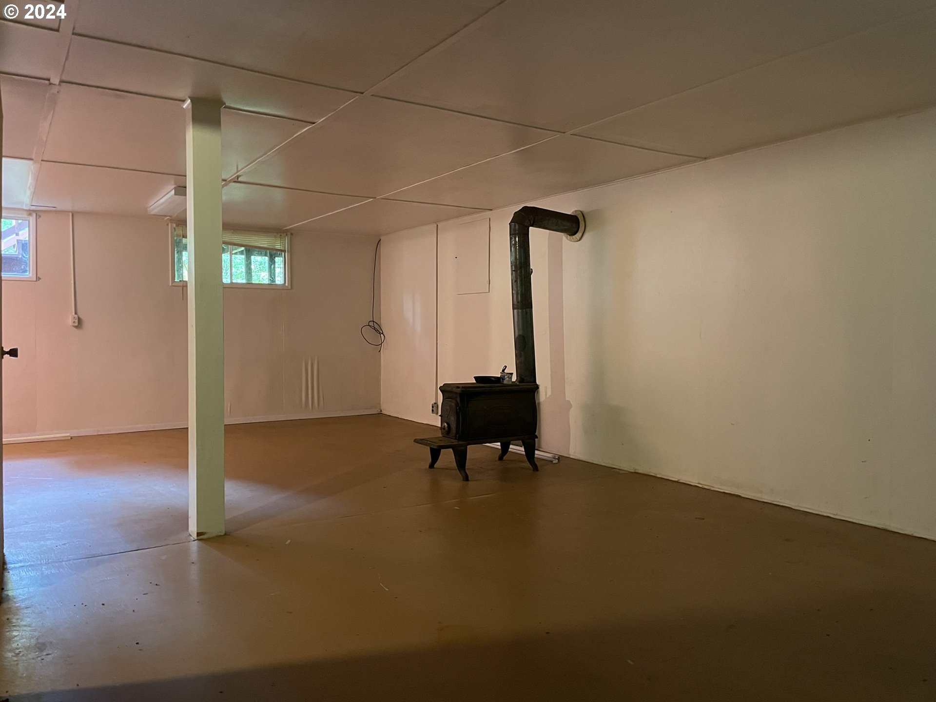 Mapleton, Oregon 97453, United States, 3 Bedrooms Bedrooms, ,2 BathroomsBathrooms,Residential,Pending,123802