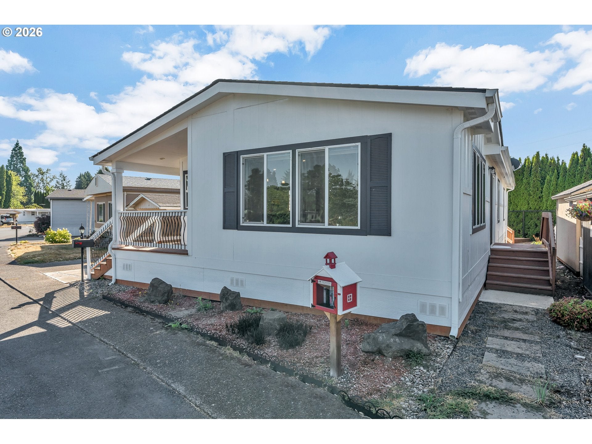 570 N 10TH AVE 2