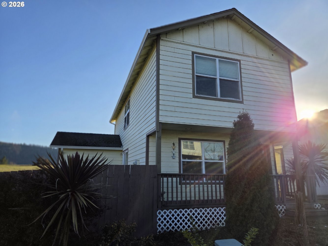 151 NE PLUM RIDGE DR