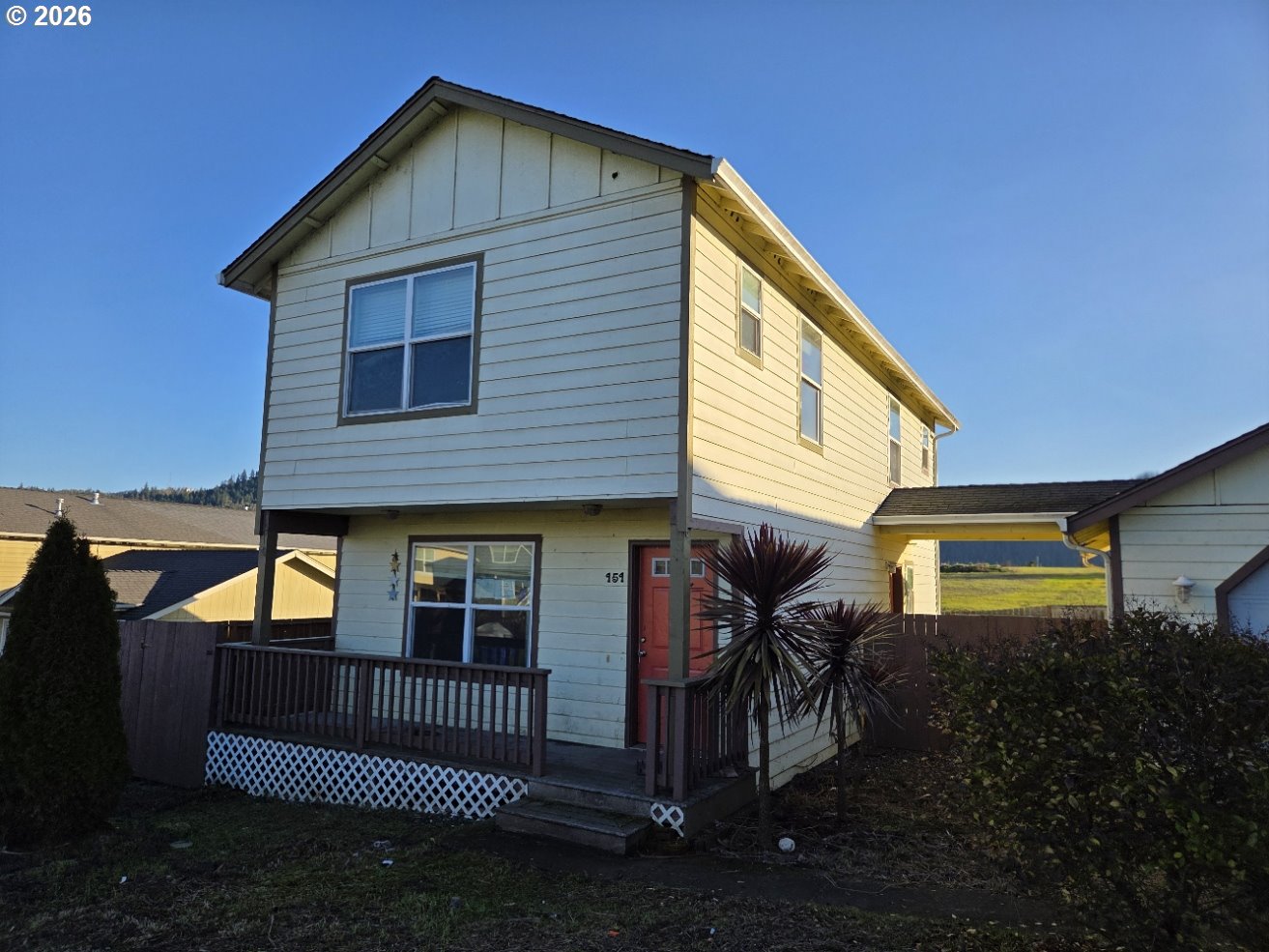 151 NE PLUM RIDGE DR