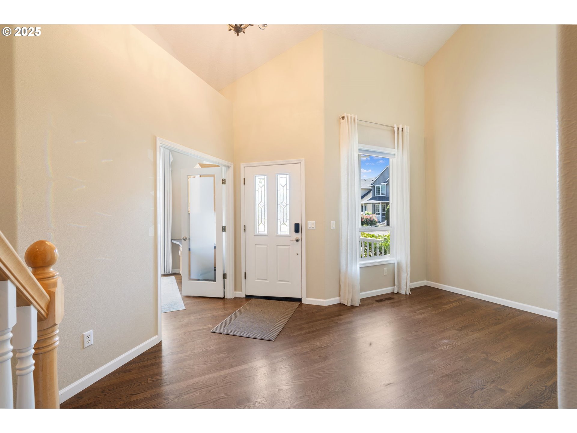 2525 NE CHARLOIS DR
