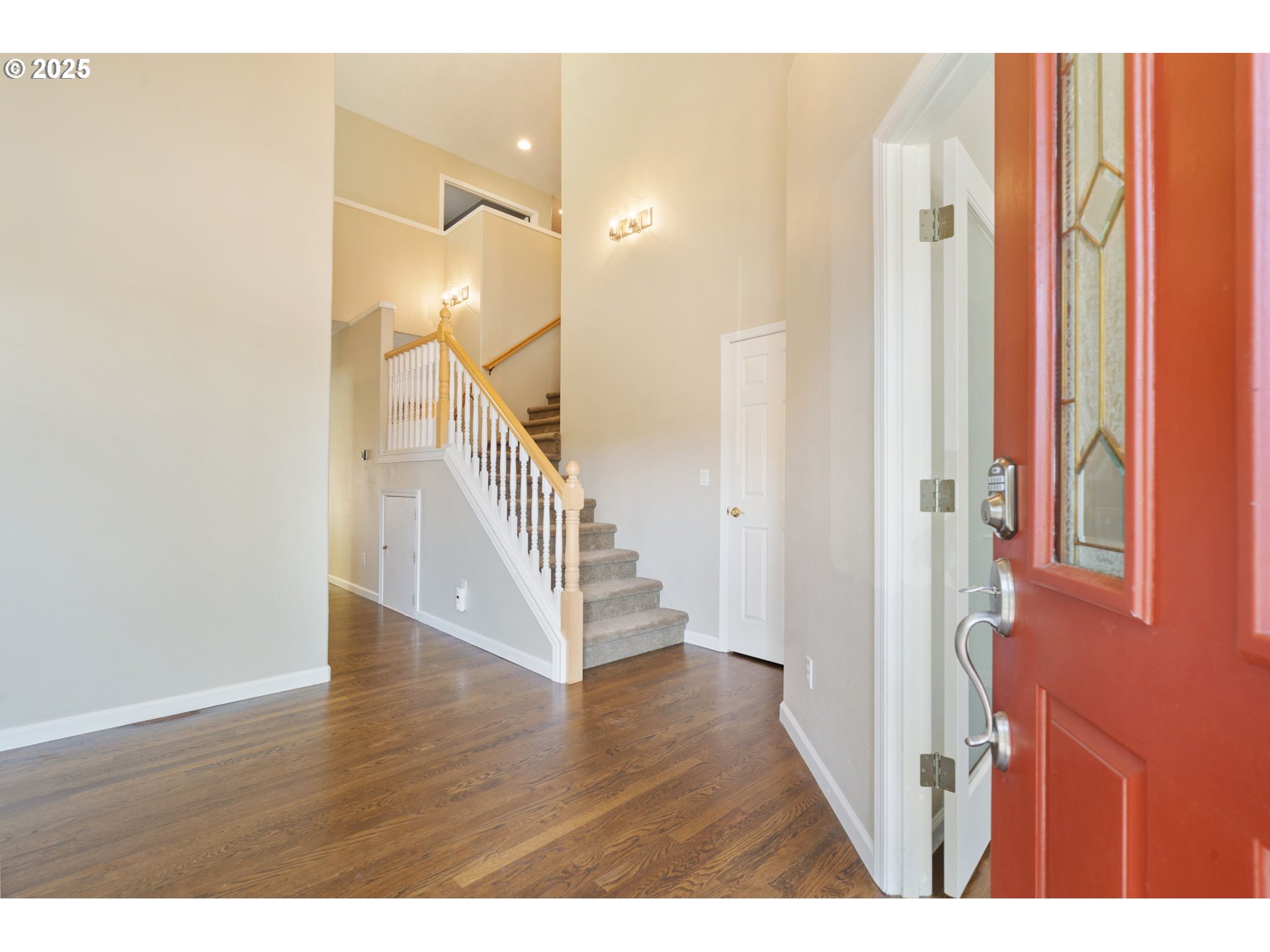 2525 NE CHARLOIS DR