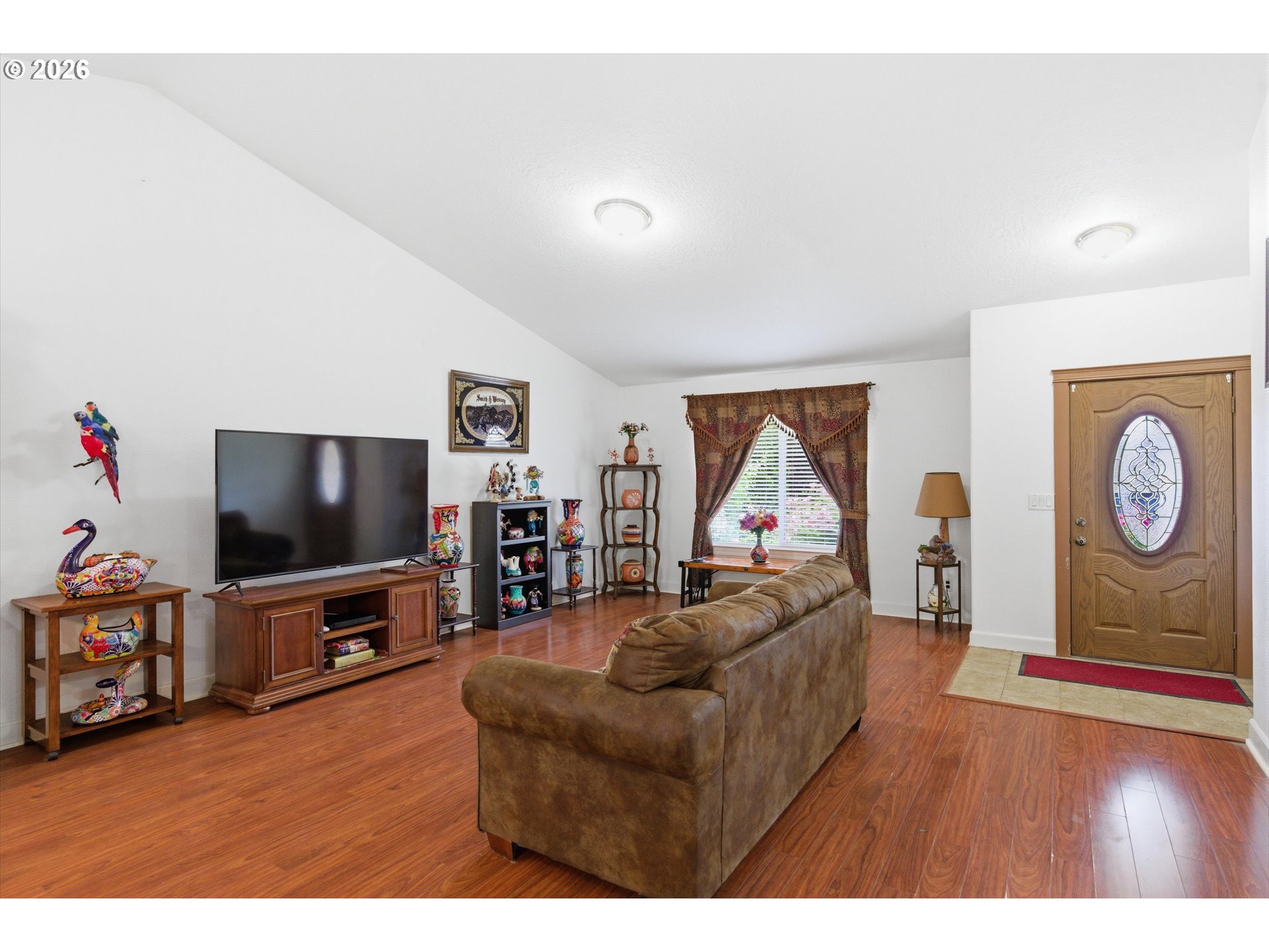 132 NW HOWARD LN