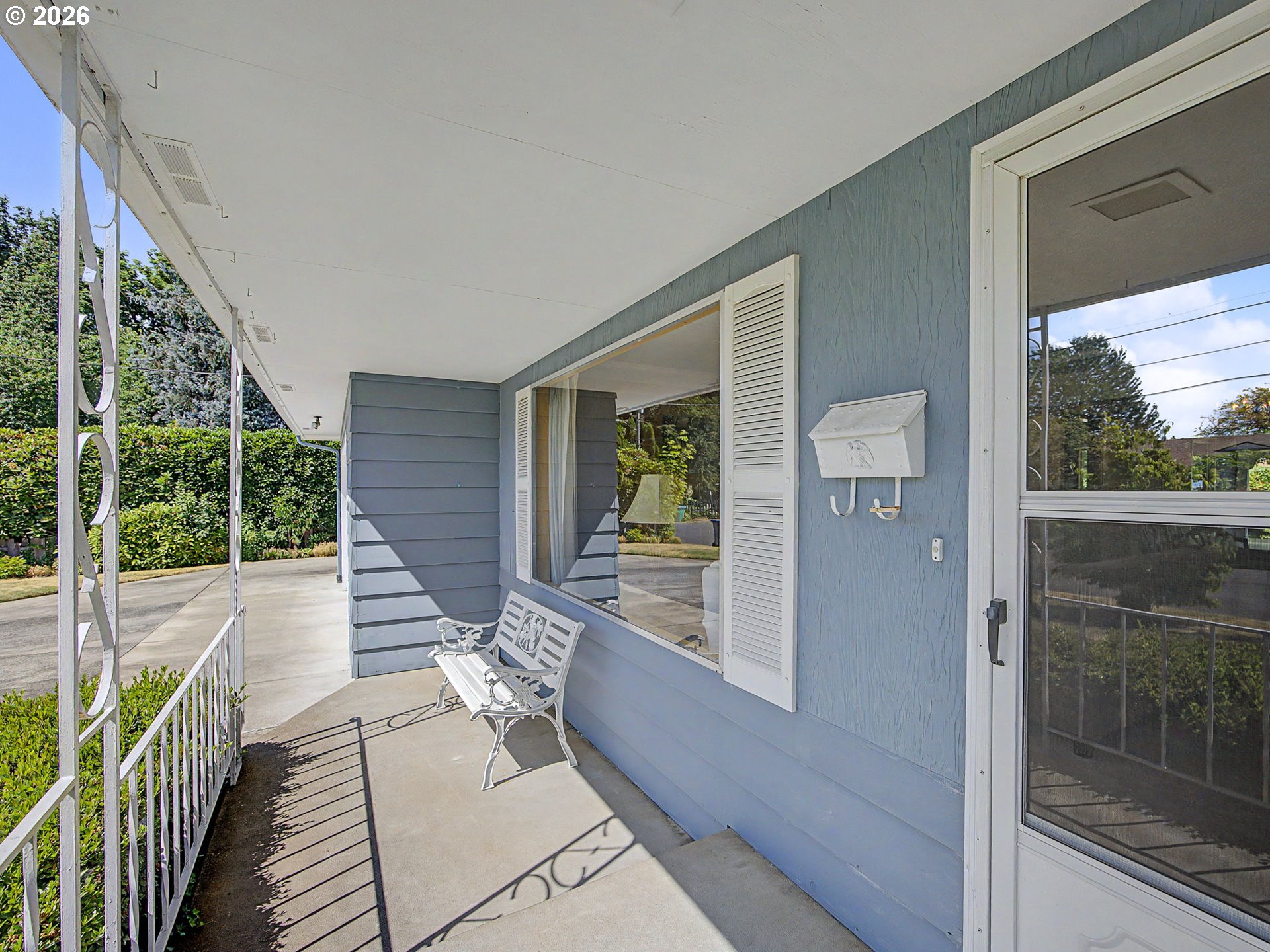 250 SE JUNIPER AVE