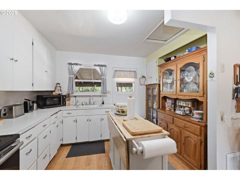Tiny photo for 76342 Jasper Dr, Oakridge, OR 97463 (MLS # 750039711)