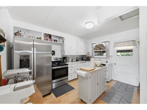 Tiny photo for 76342 Jasper Dr, Oakridge, OR 97463 (MLS # 750039711)