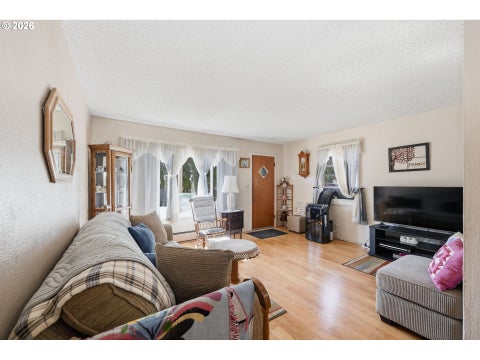 Tiny photo for 76342 Jasper Dr, Oakridge, OR 97463 (MLS # 750039711)