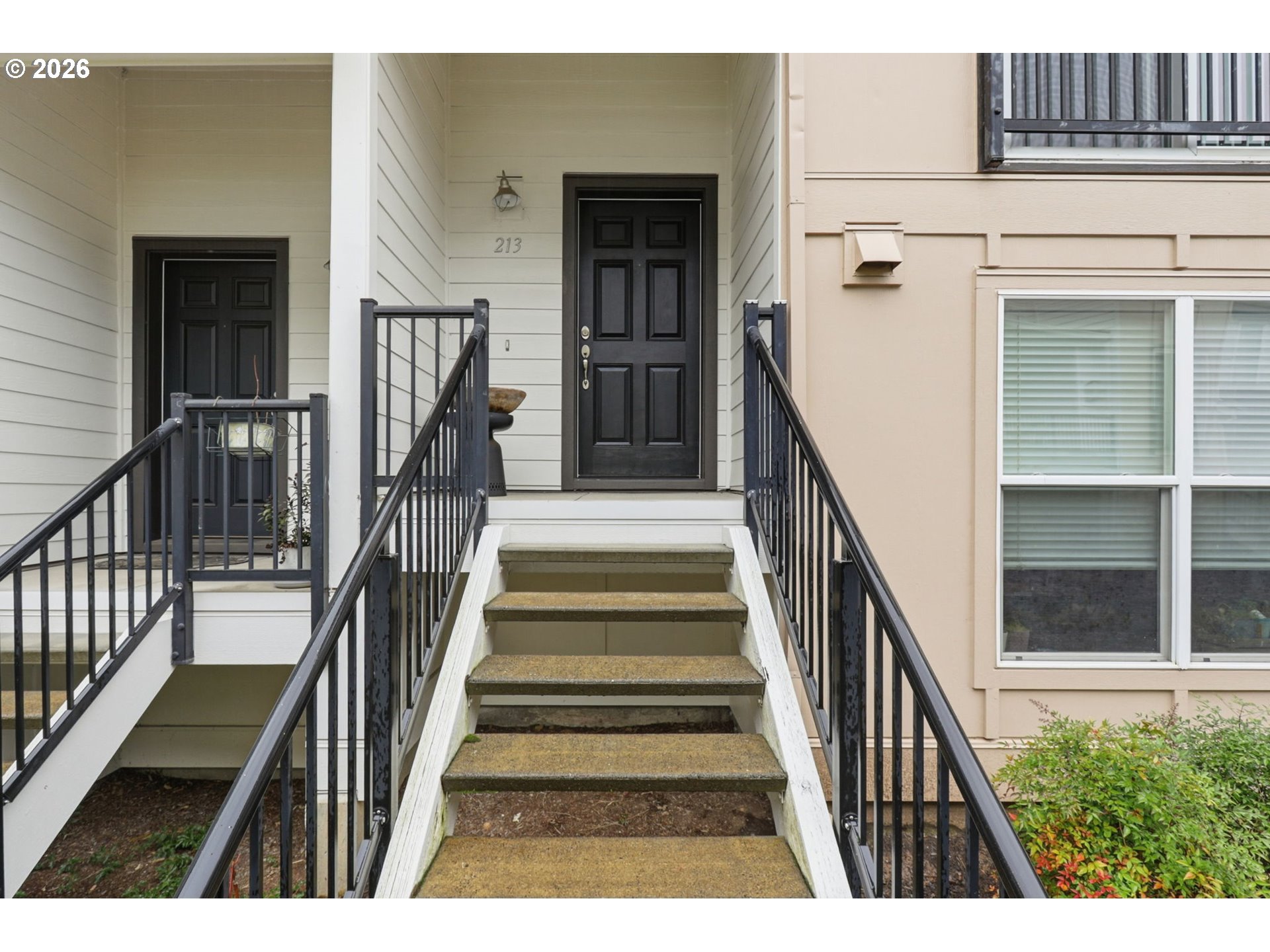 2004 NE CADBURY AVE 213