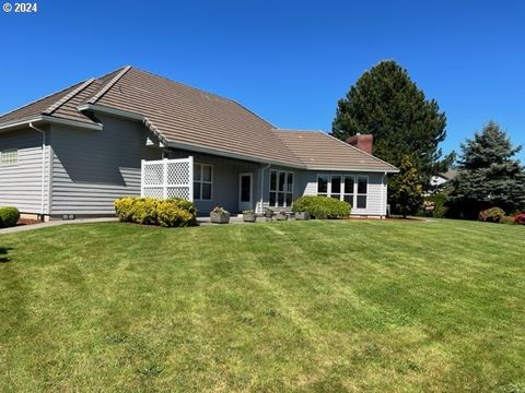 A home in Newberg