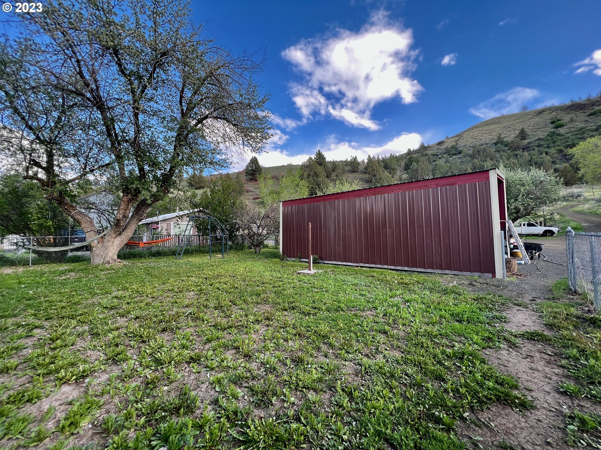 640 SE HILLCREST RD