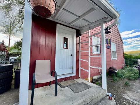 A home in John Day