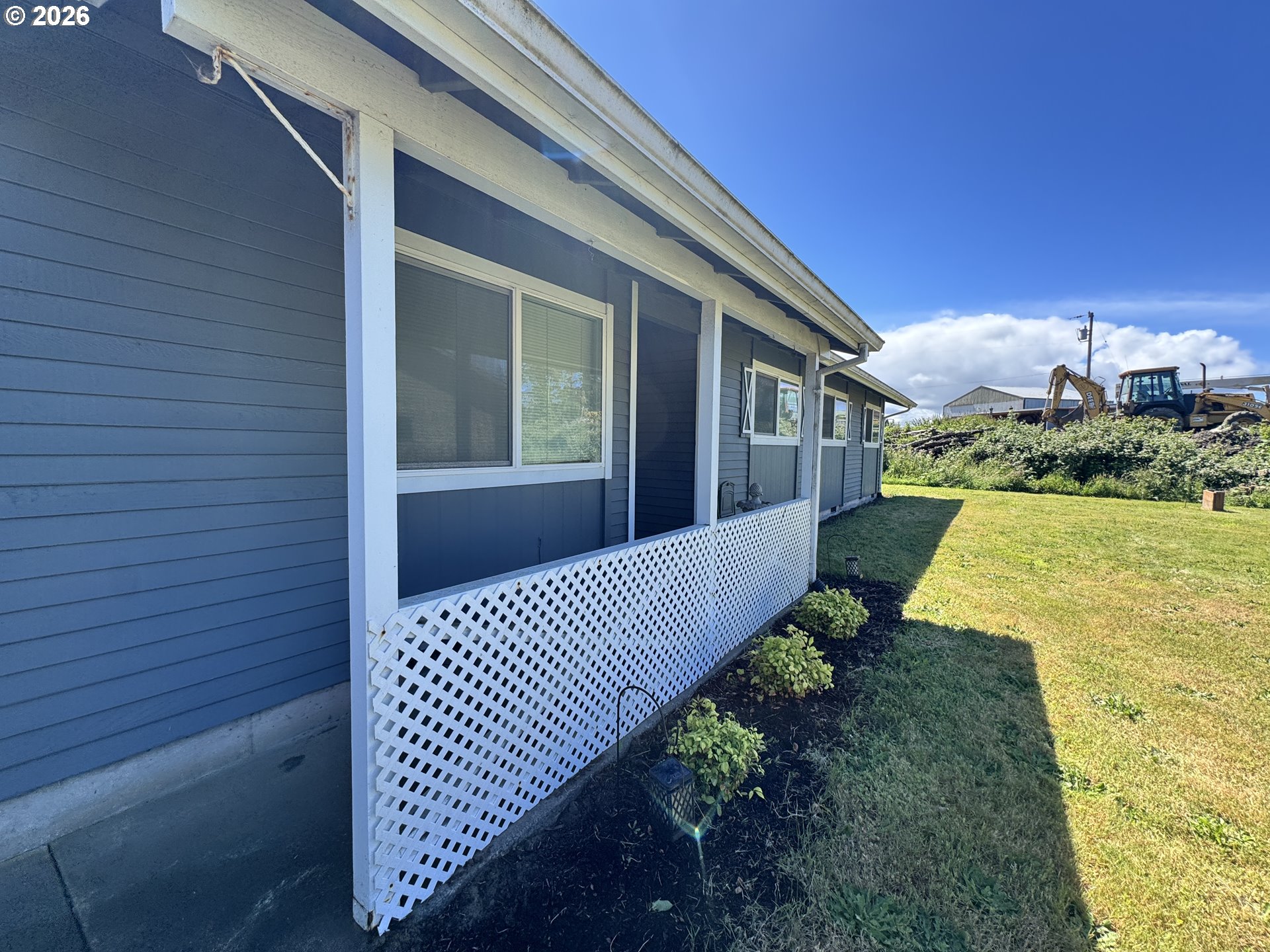 303 N Hwy 101