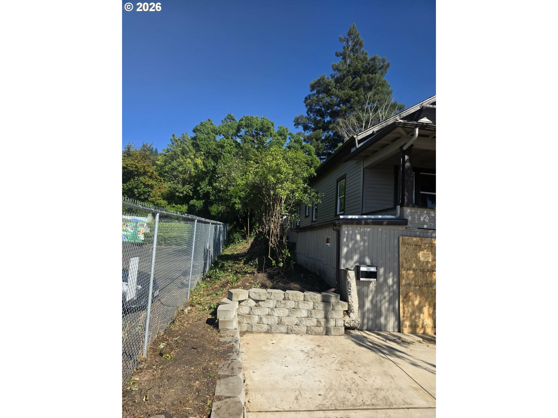 633 SE KANE ST