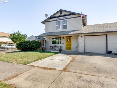 Photo of 1700 SW Alexandria St, McMinnville, OR 97128 (MLS # 601004537)