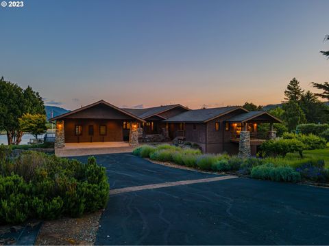 A home in Gold Beach