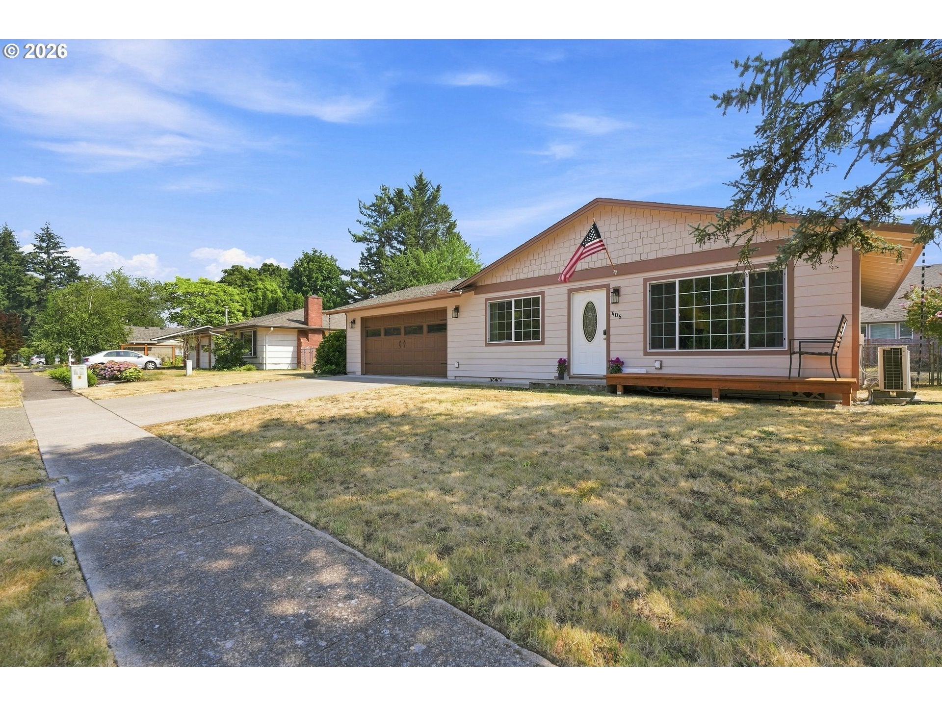 406 E MISSION DR